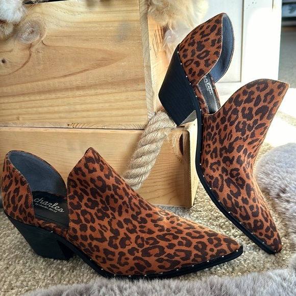 Charles by Charles David Womens Parson Ankle animal Boots heel Brown 8.5M - Picture 3 of 7